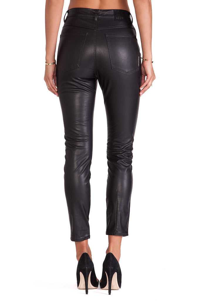 Marilyn Crop Faux Black